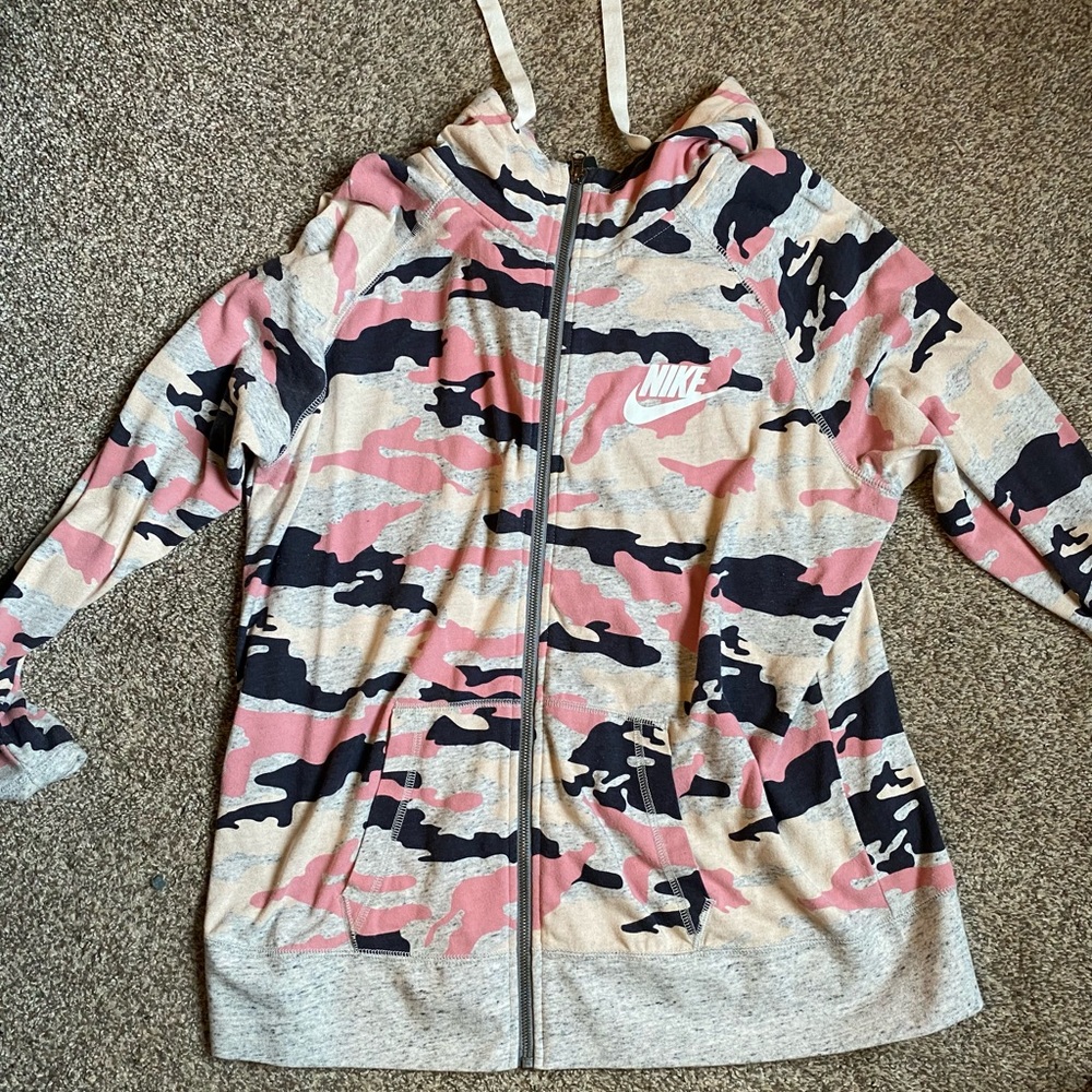 NIKE Light weight zip up hoodie camo